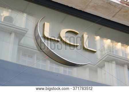 Bordeaux , Aquitaine / France - 01 15 2020 : Lcl Logo Sign Le Credit Lyonnais French Bank Signage St