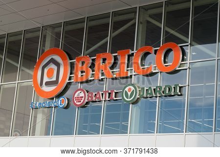 Bordeaux , Aquitaine / France - 11 18 2019 : Brico E.leclerc Logo Super Store Brand Of General Comme