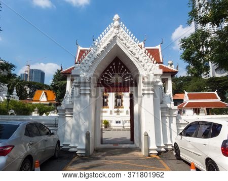 Wat Pathum Wanaram Ratchaworawihan Temple Bangkok Thailand-23 November 2018:it Is Also The Location 