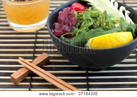 Suşi ve salata