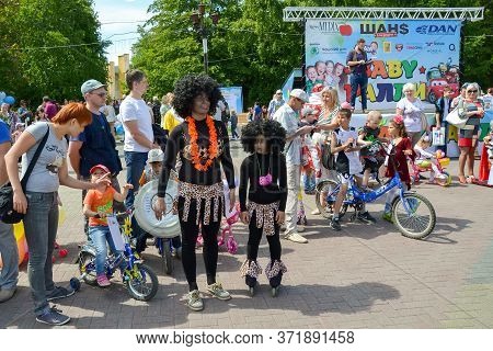 Chelyabinsk Russia June 1 2014 children\'s day holiday parade of national cultures of the world