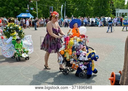 Chelyabinsk Russia June 1 2014 child protection Day festive parade of strollers and bicycles