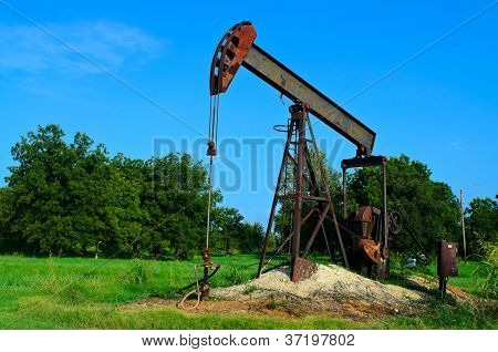 Eski petrol kuyusu