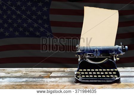 Antique Portable Typewritter Made In 1917 With Room For Your Type.