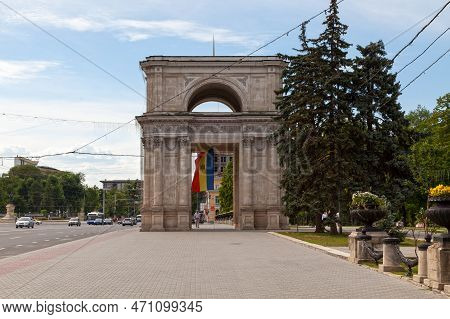 Chisinau, Moldova - June 26 2018: The Triumphal Arch Is A Monument Situated In Central Chişinău Next