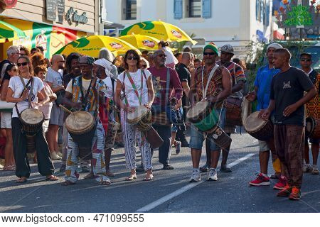 Saint-gilles Les Bains, La Réunion - June 25 2017: Group Of Percussionists Playing With Their Djembe