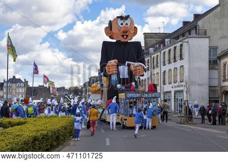 Landerneau, France - April 03 2022: Smurfs Themed Float Of The Carnaval De La Lune Etoilée.