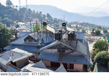 Early Morning View Of Modern Rooftop Restaurant At Kasauli, Himachal Pradesh In India, View Of Mount