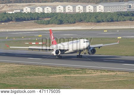 Istanbul, Turkiye - November 05, 2022: Turkish Airlines Airbus A330-343x (1172) Landing To Istanbul 