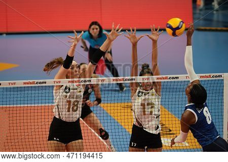 Istanbul, Turkiye - November 06, 2022: Zehra Gunes And Derya Cebecioglu In Action During Vakifbank V