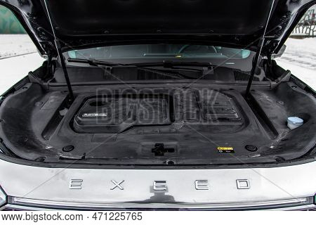 Moscow, Russia - December 18, 2021 Exeed Vx Also Called Lanyue Engine. Suv Car With Open Hood. Car E