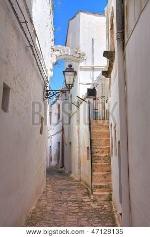 Vicolo in Ceglie Messapica. Puglia. Italia meridionale.