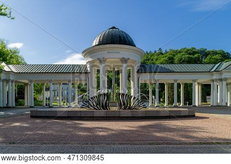 Colonnade (kolonada) Of Cold Mineral Water Springs In Czech Spa City Marianske Lazne (marienbad) - C