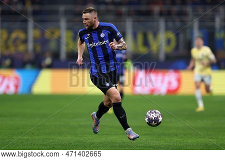 Milan Skriniar Of Fc Internazionale During The Uefa Champions League Round Of 16 First Leg Match Bet