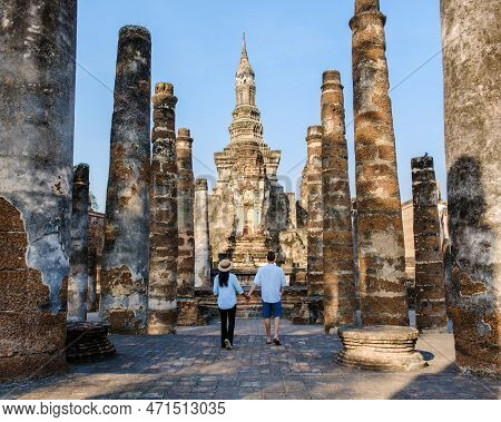 Tourists Visiting Wat Mahathat, Sukhothai, Thailand. Ancient City Thailand, Sukothai Historical Park