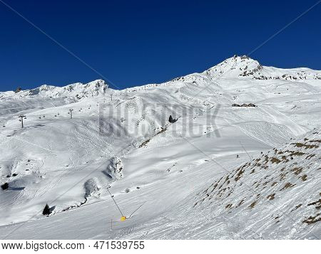 Snow-capped Alpine Peak Weisshorn (2653 M) In The Plessur Alps Mountain Range (plessuralpen Or Pless