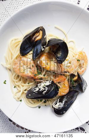 Pasta med muslinger og rejer