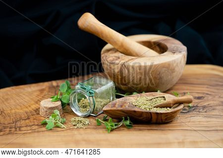 Green Oregano Origanum Vulgar Delicious Kitchen Herbs