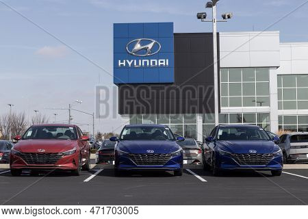 Noblesville - Circa February 2023: Hyundai Motor Company Dealership. Hyundai Offers The Tucson, Pali