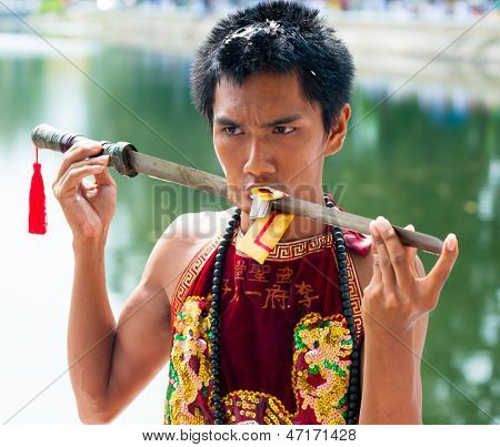 PHUKET, Thajsko - 23 října: neznámý účastník průvodu 23 října 2012 vegetarián Festiva