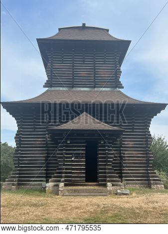 Stratford Ct - Sep 4: Redwood Building At Boothe Memorial Park & Museum In Stratford, Connecticut, A