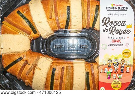 Guadalajara, Jalisco Mexico. January 6, 2023. Top View Of A Rosca De Reyes In Its Plastic Packaging,