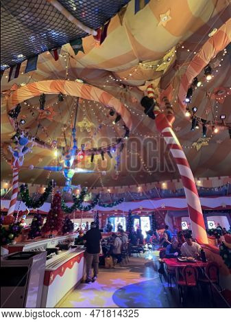 Orlando Fl - Dec 30: Circus Mcgurkus Cafe Stoo-pendous At Universal Islands Of Adventure In Orlando,