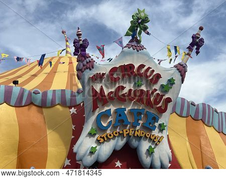 Orlando Fl - Dec 30: Circus Mcgurkus Cafe Stoo-pendous At Universal Islands Of Adventure In Orlando,