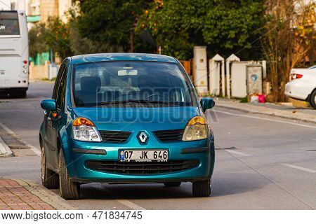 Side, Turkey -january 21, 2023:   Blue Renault Modus  ,front   View,  Is Parked  On The Street On A 