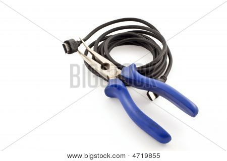 Kabel HDMI a kleště