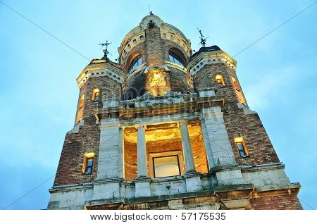 Gardos Tower