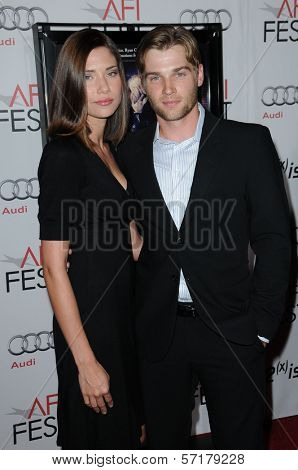 Mike Vogel, Courtney Vogel  at the 