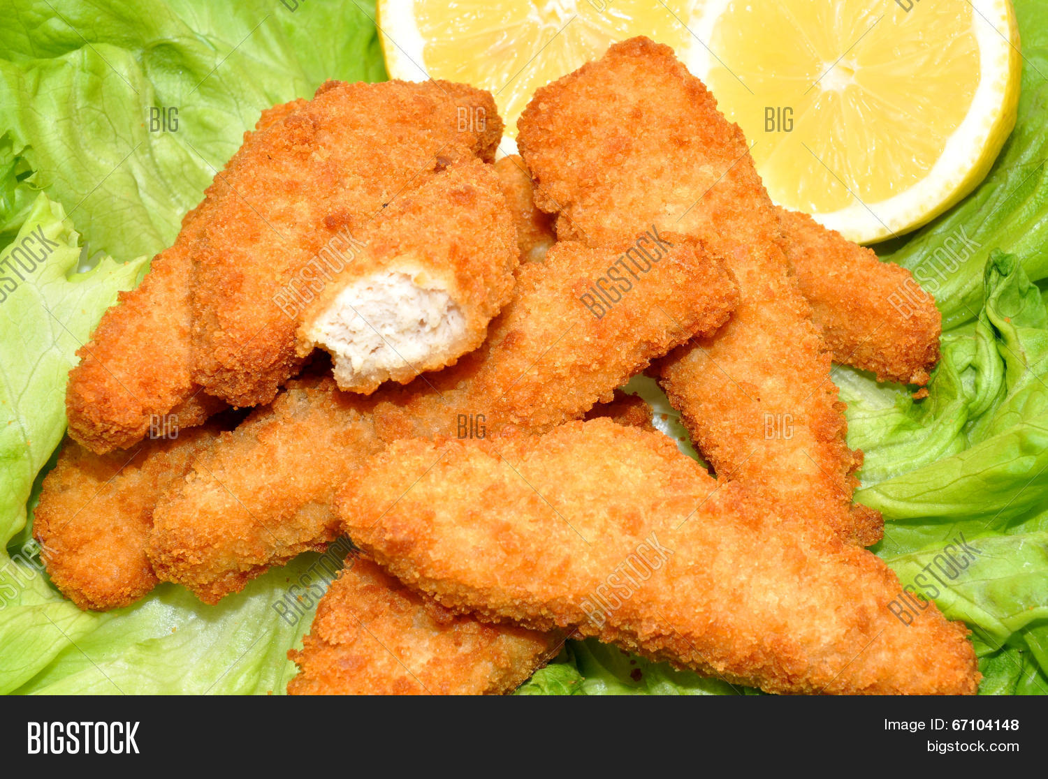 котлеты в панировке. наличие подгорелостей в сухарях. гужон блюдо что это. грибы в панировочных сухарях обжаренные. сырные палочки в панировке.