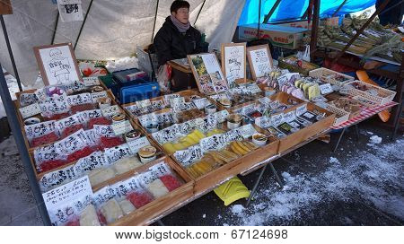Jinya-mae Morning Market is in front of Takayama Jinya