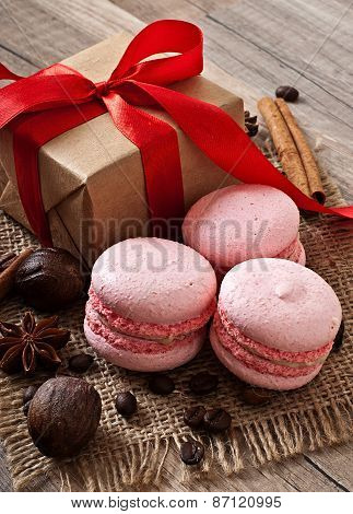 makaroons and spices, gift wrapping