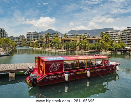 Cape Town, South Africa -dec 14, 2018. Citysightseeing Harbour Cruise Boat At The V&a Waterfront, In