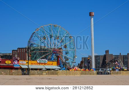 Brookyln, New York - May 10, 2018:  View Of The Coney Island Boardwalk And Luna Park Wonder Wheel Fr