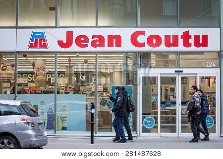Montreal, Canada - November 9, 2018:  Pharmacie Jean Coutu Logo On Their Main Shop For Montreal. Als