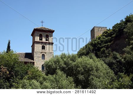 Granada, Spain - July 16, 2011:church Iglesia Durante La Eucarista Carrera Del Darro Albaicin Granad
