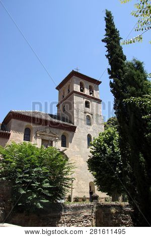 Granada, Spain - July 16, 2011:church Iglesia Durante La Eucarista Carrera Del Darro Albaicin Granad