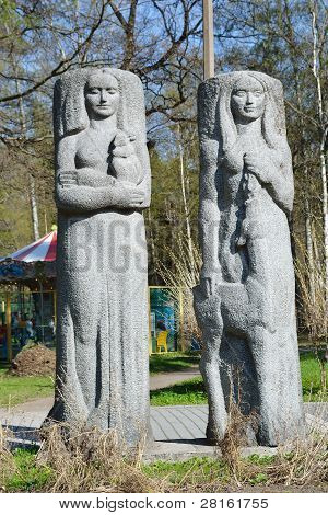 Skulptur på våren park