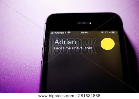 Paris, France - Jan 30, 2018: Closeup Of Apple Iphone Se  With Facetime App Call And Message Unavail