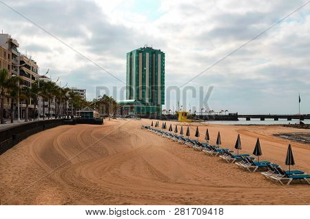 Arrecife Grand Hotel And  Beach Playa Del Reducto With Gold Sand  In Arrecife Capital Of Lanzarote I