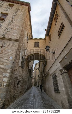 Arch In The Juderia Of The  City Of Toledo