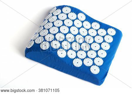 Acupuncture Massager-applicator With A Roller Under The Head, Magnets On The Neck For Intensive Impa