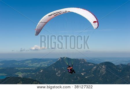 Parapendio nelle Alpi