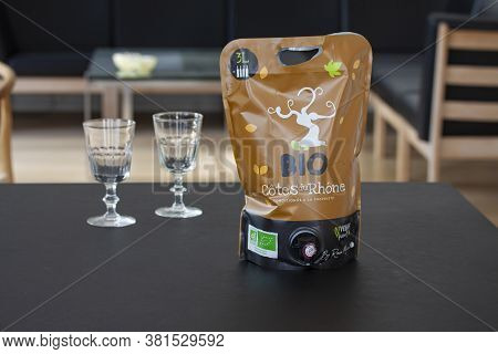 French Côtes Du Rhône Vegan And Environmental Friendly Biological Wine In Bag With Two Glasses. Agri