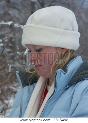 Dziewczyna w zimie