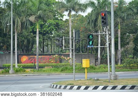 Manila, Ph - Apr 7 - Roxas Boulevard On April 7, 2019 In Manila, Philippines.