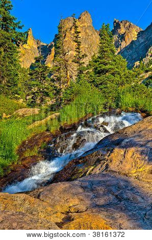 Cascade Creek Tyndal all'alba